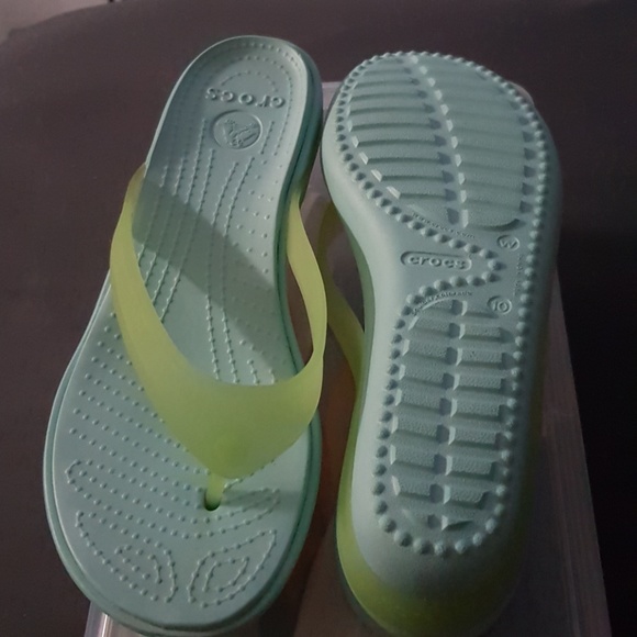 🚫 SOLD🚫 Croc Jelly Thong Heeled Wedge - Picture 6 of 6